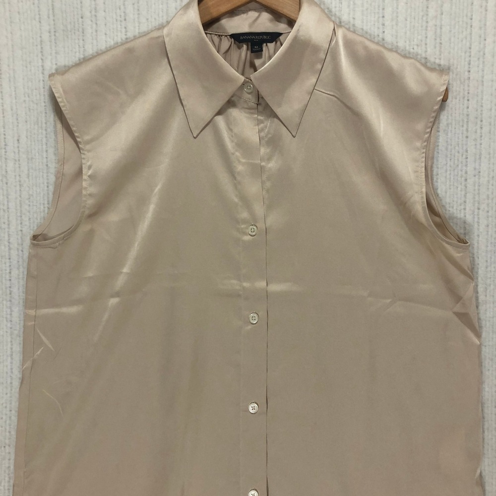 Banana Republic Womens Champagne Satin Sleeveless Button Down Blouse Medium‎ M